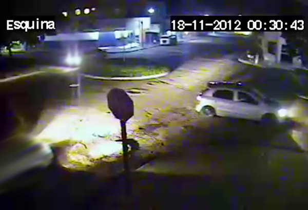 Caracteristicas do carro: Gol G5 com as rodas pretas