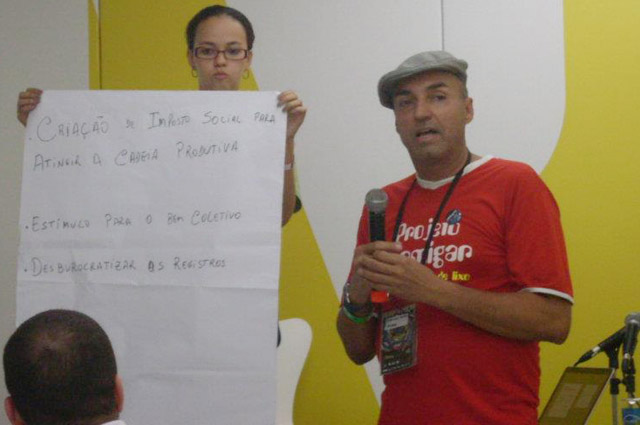 Iporaense Octaviano Gomes de Araújo durante apresentação no RIO+20