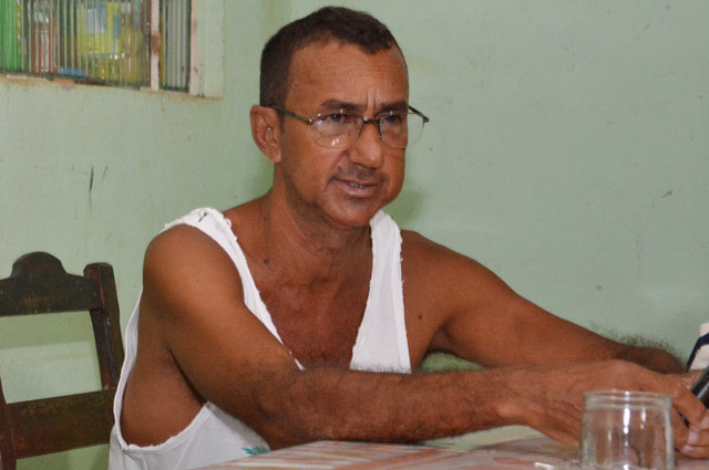 Queremos que a clínica de hemodiálise funcione para que possamos voltar a ter uma vida, afirmou o paciente José Reis Queremos que a clínica de hemodiálise funcione para que possamos voltar a ter uma vida, afirmou o paciente José Reis