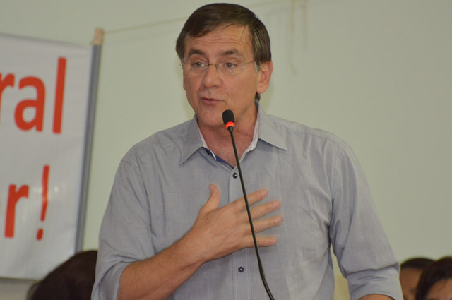 Antônio Gomide durante visita a Iporá